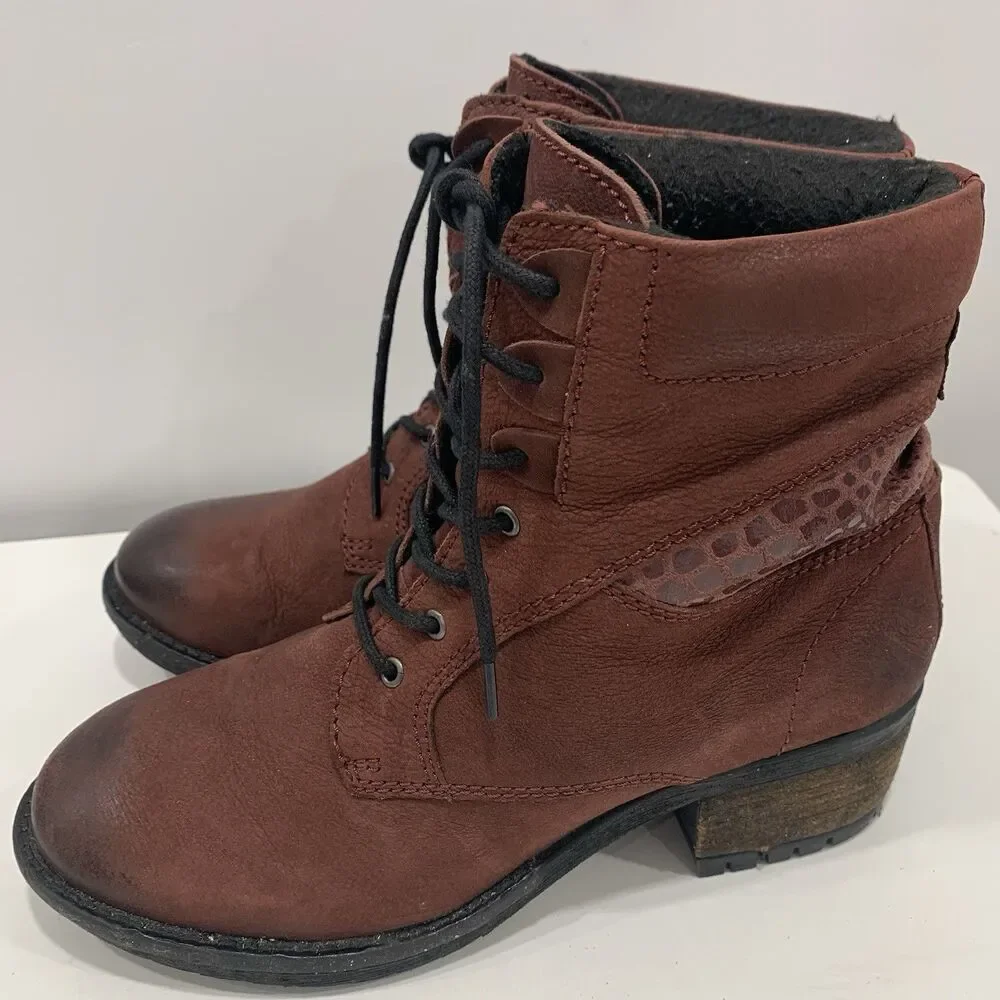 Catherine Malandrino Red Faux Suede Lace Up Combat Ankle Boots Women Sz 6.5